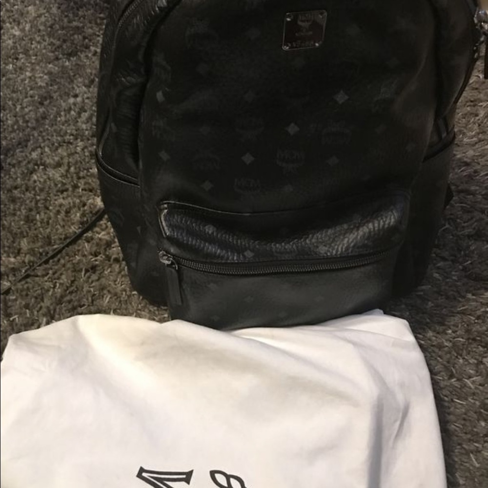 Backpack - Picture 2 of 3